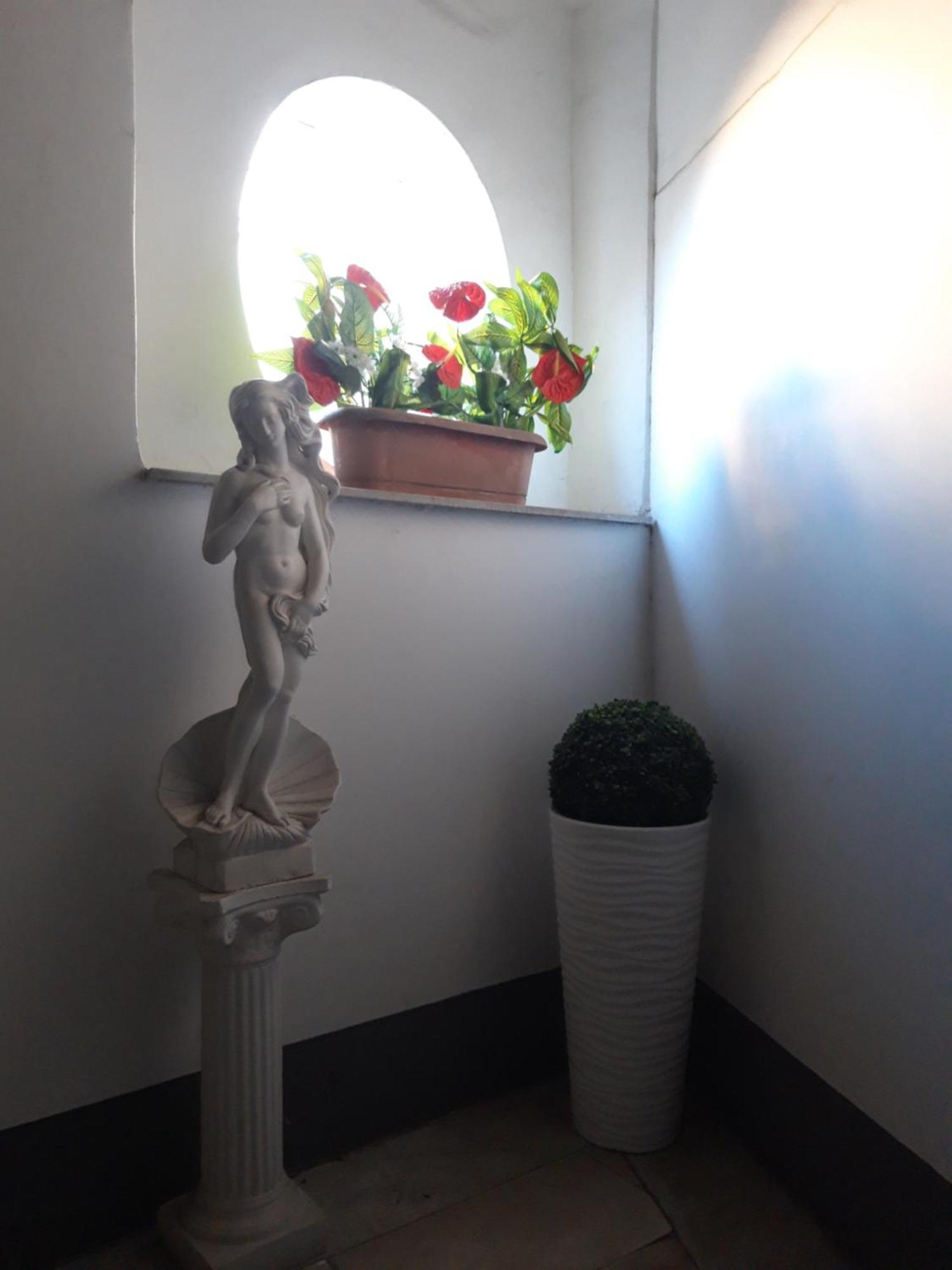 La Dimora Di Dora Apartment Naples Luaran gambar